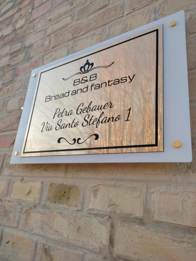 B&B Bread And Fantasy Ostra Exterior photo